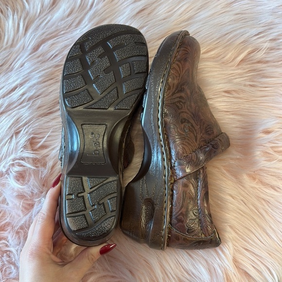 BOC B.O.C. Brown Western Punchy Floral Embossed Faux Leather Nurse Clogs Shoes - Picture 3 of 5